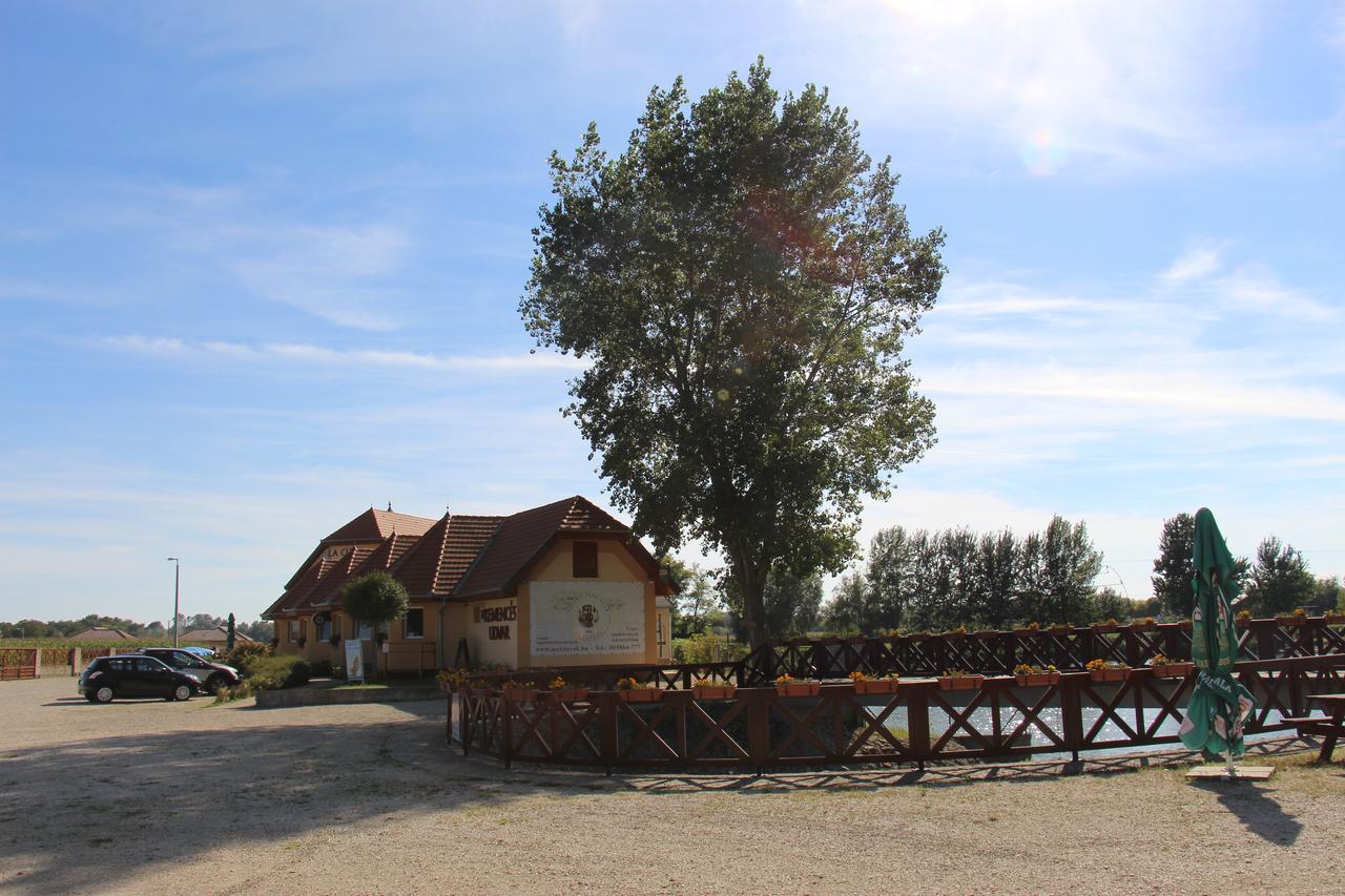 Bed and Breakfast La Curia Panzio Dunaszeg Zewnętrze zdjęcie
